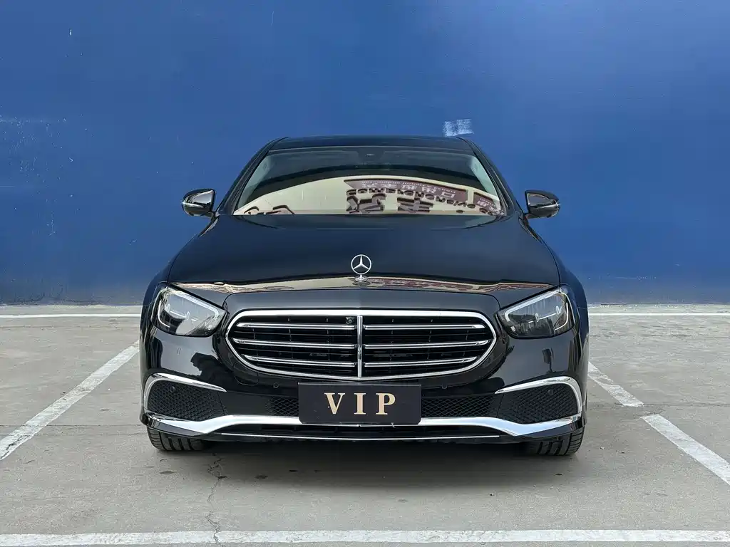 Mercedes-Benz E-Class — миниатюра 2