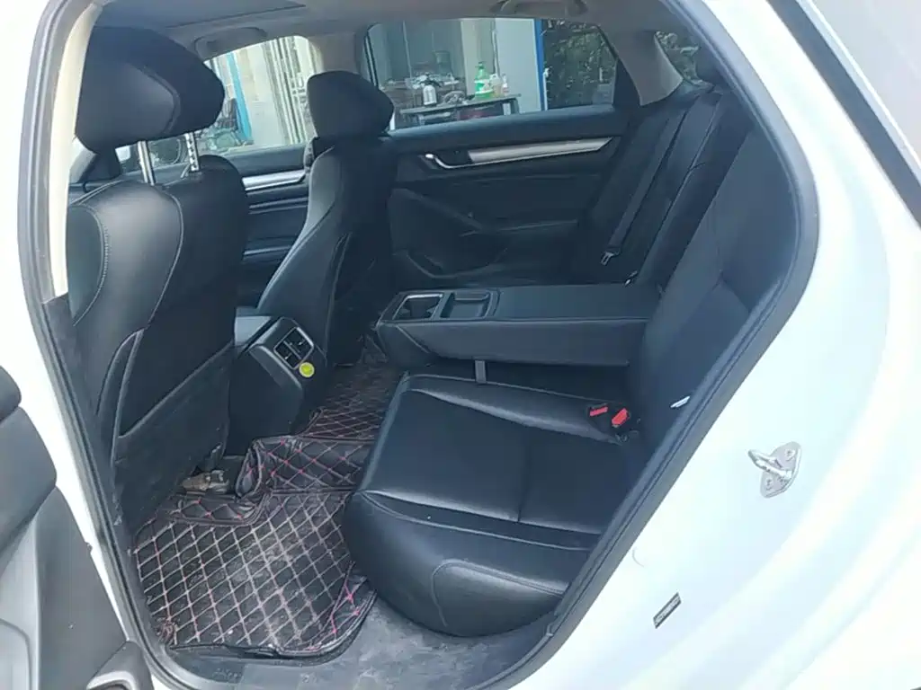Honda Accord — миниатюра 17