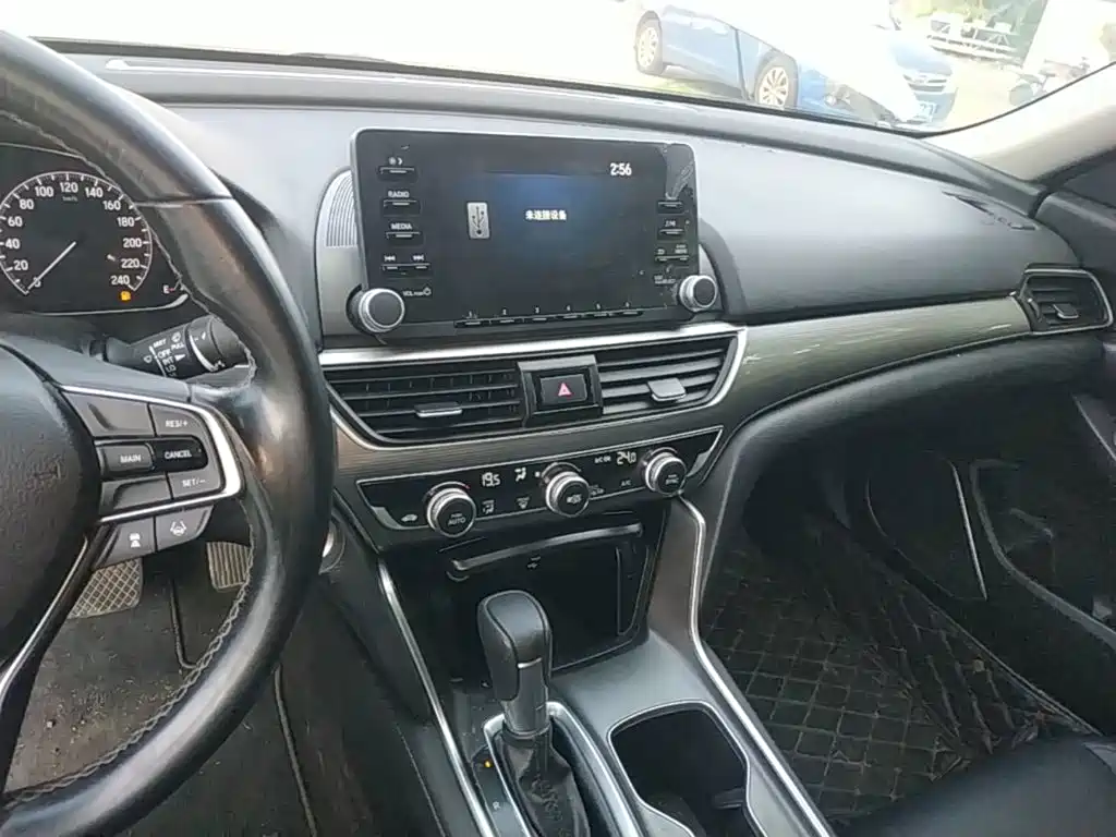 Honda Accord — миниатюра 13