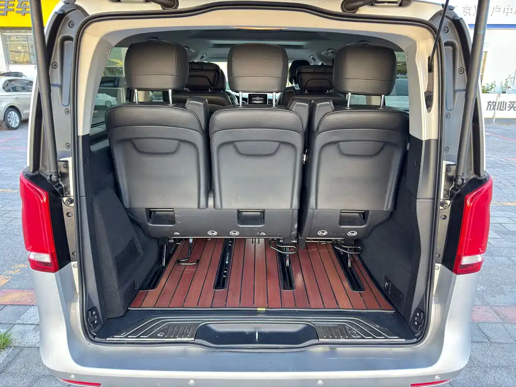 Mercedes-Benz V-Class — миниатюра 25