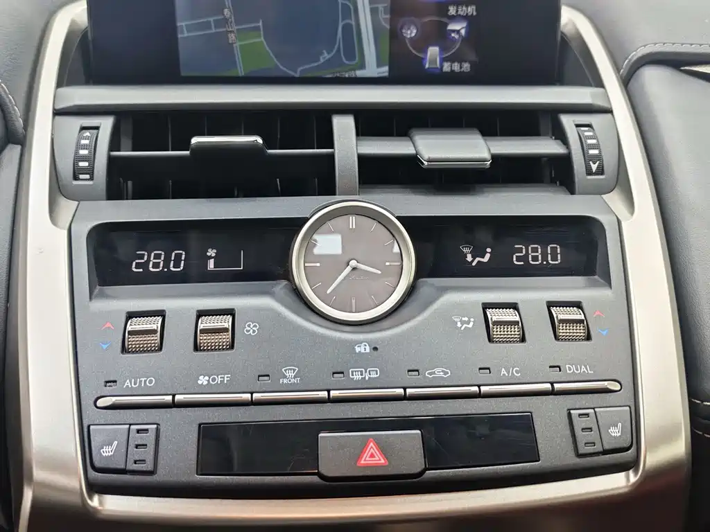 Lexus NX — миниатюра 13