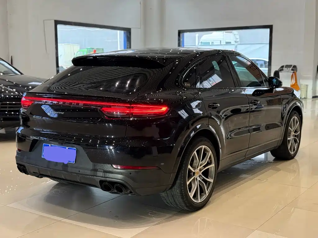 Porsche Cayenne — миниатюра 6