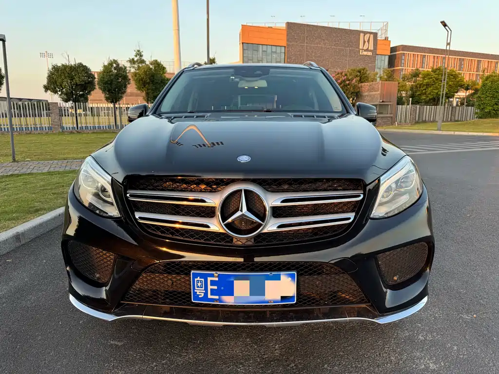 Mercedes-Benz GLE (Import) — миниатюра 2