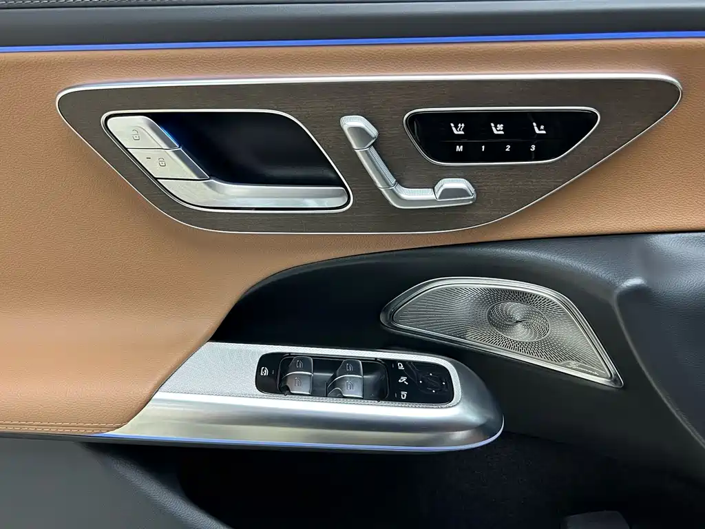 Mercedes-Benz E-Class — миниатюра 18
