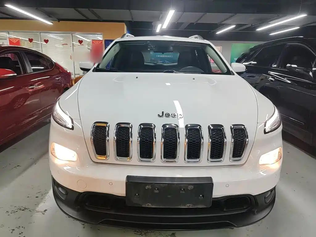 Jeep Cherokee — миниатюра 3