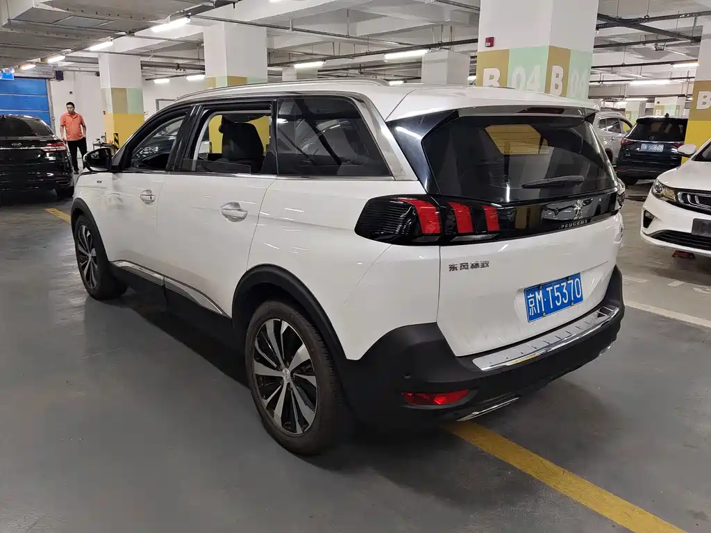 Peugeot 5008 — миниатюра 4