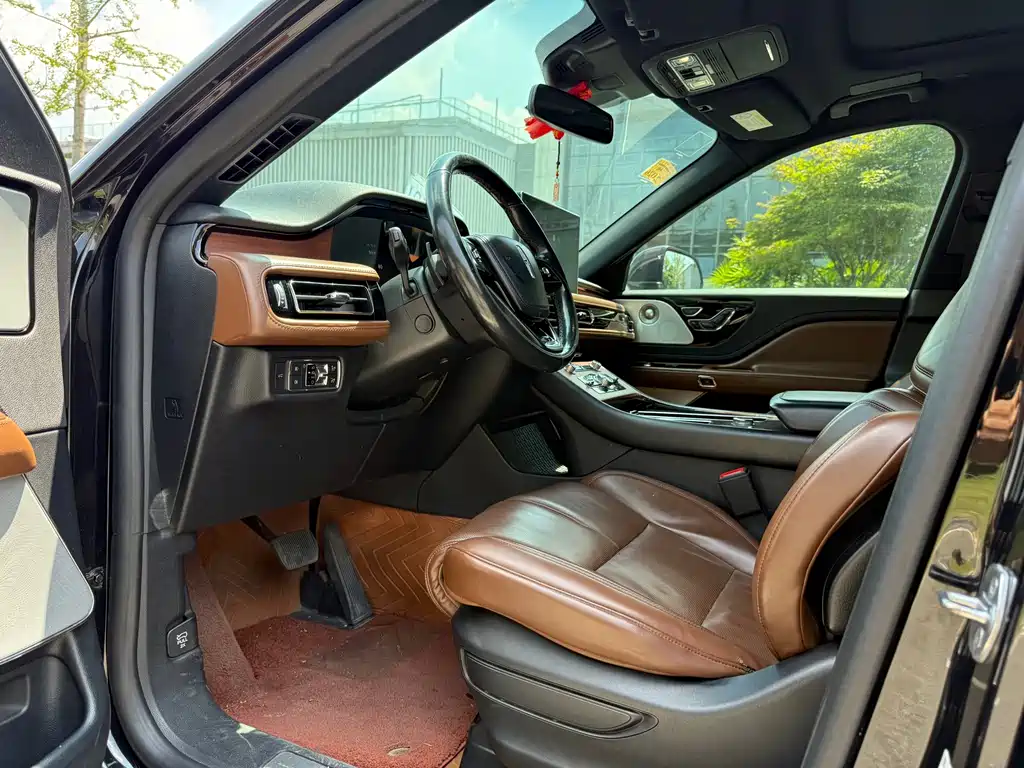 Lincoln Aviator — миниатюра 6