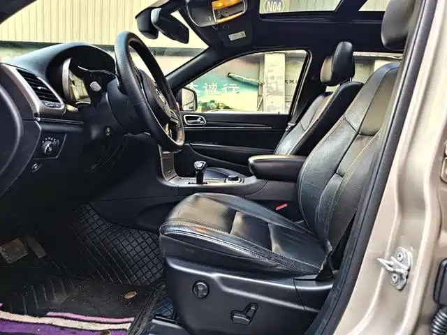 Jeep Grand Cherokee (Import) — миниатюра 11