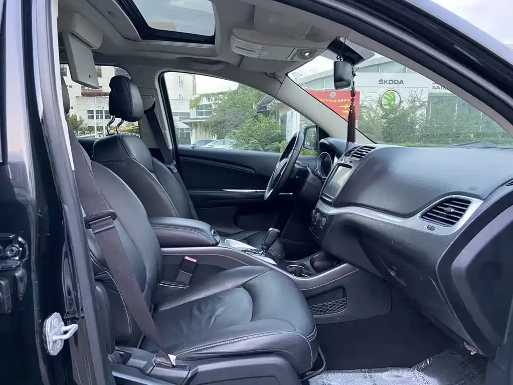 Dodge Journey — миниатюра 12