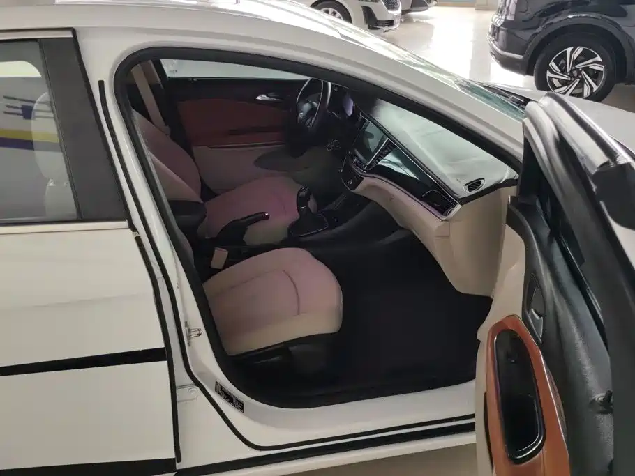 Buick Verano — миниатюра 8