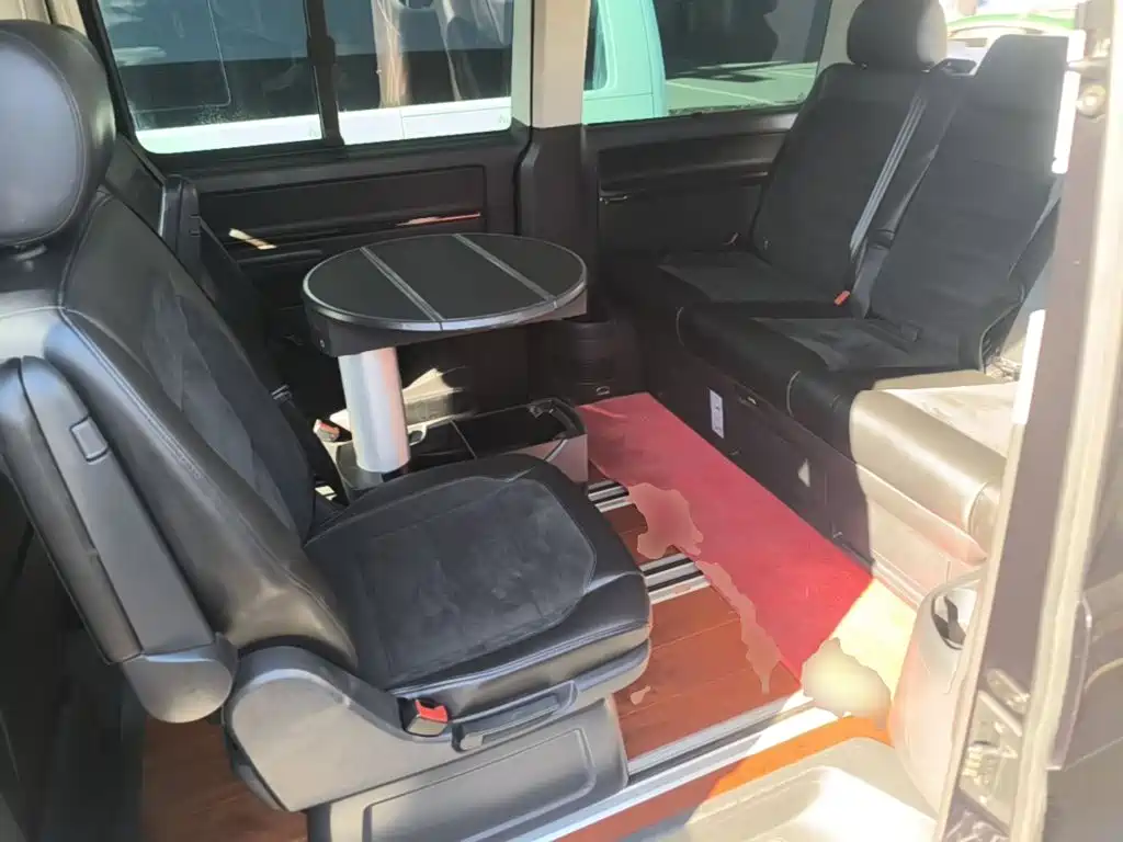 Volkswagen Multivan — миниатюра 17