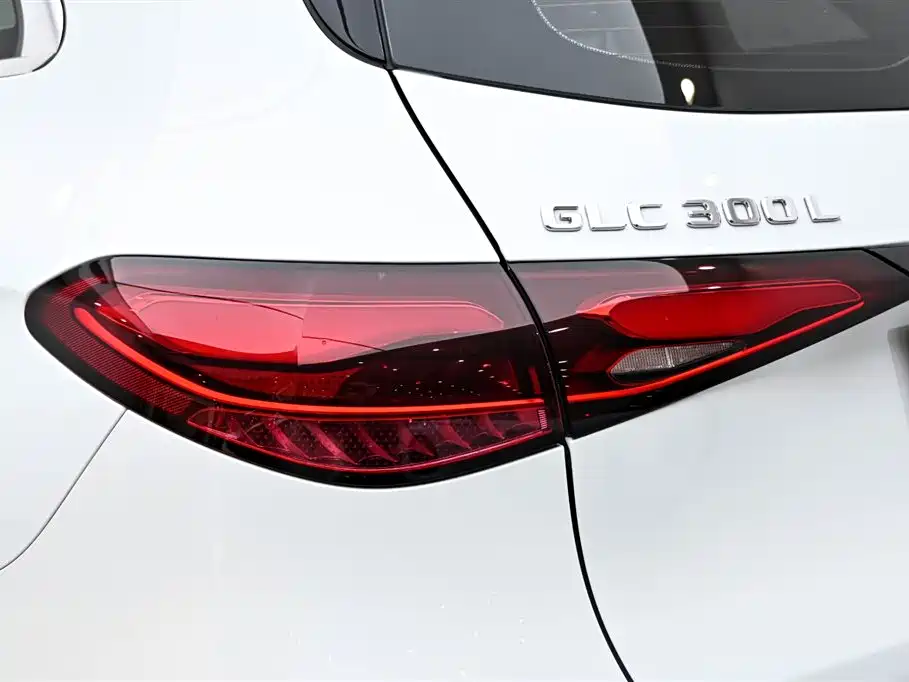 Mercedes-Benz GLC 2023 GLC 300 L 4MATIC 5 мест