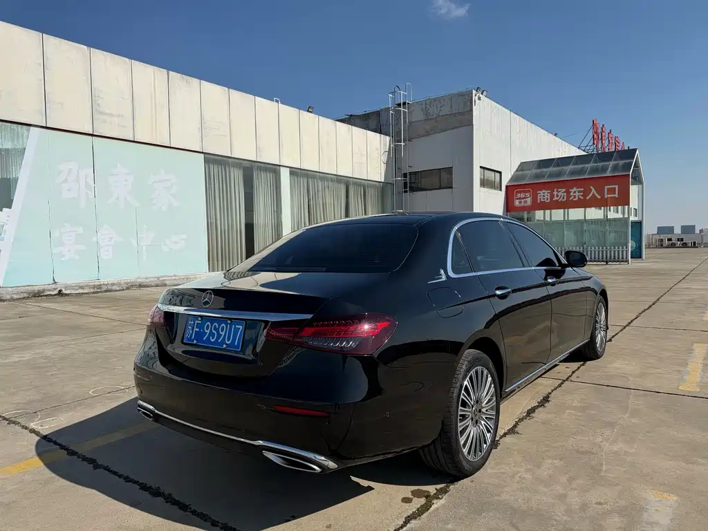 Mercedes-Benz E-Class — миниатюра 7