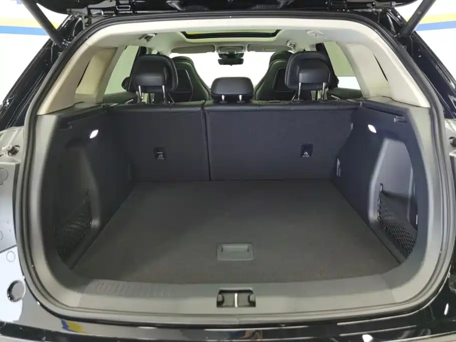 Hongqi Hongqi HS3 PHEV — миниатюра 4