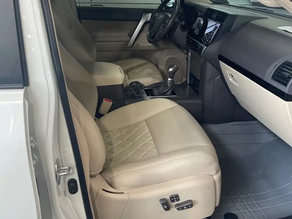 Toyota Land Cruiser Prado 2023 4.0L AT