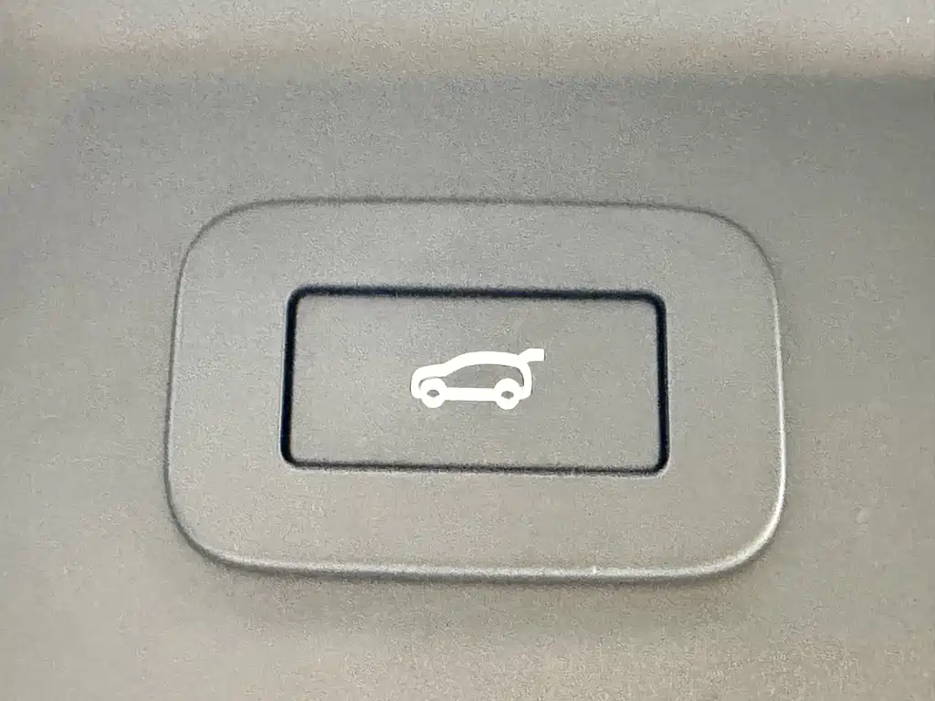 Land Rover Velar — миниатюра 24