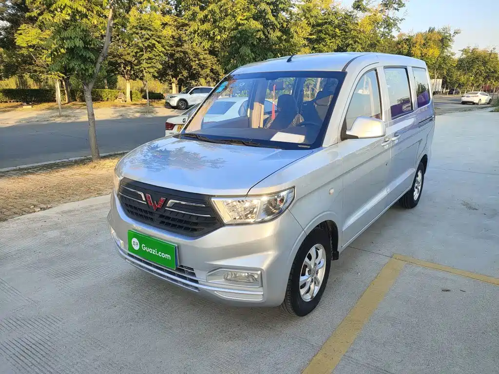Wuling Hongguang V — миниатюра 2