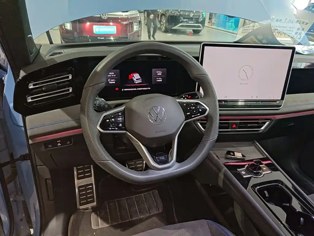 Volkswagen Tiguan L — миниатюра 11