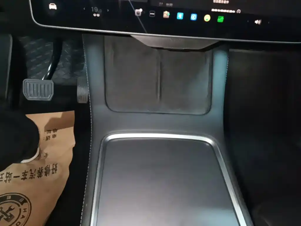 Tesla Model Y — миниатюра 14