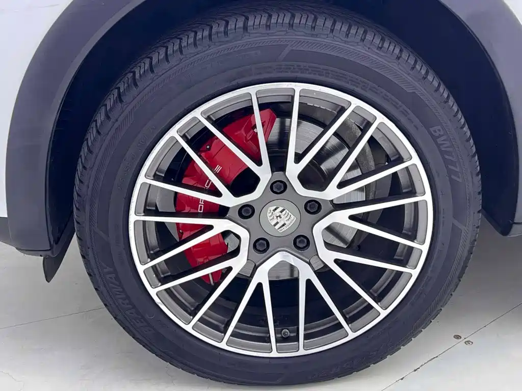 Porsche Cayenne — миниатюра 12