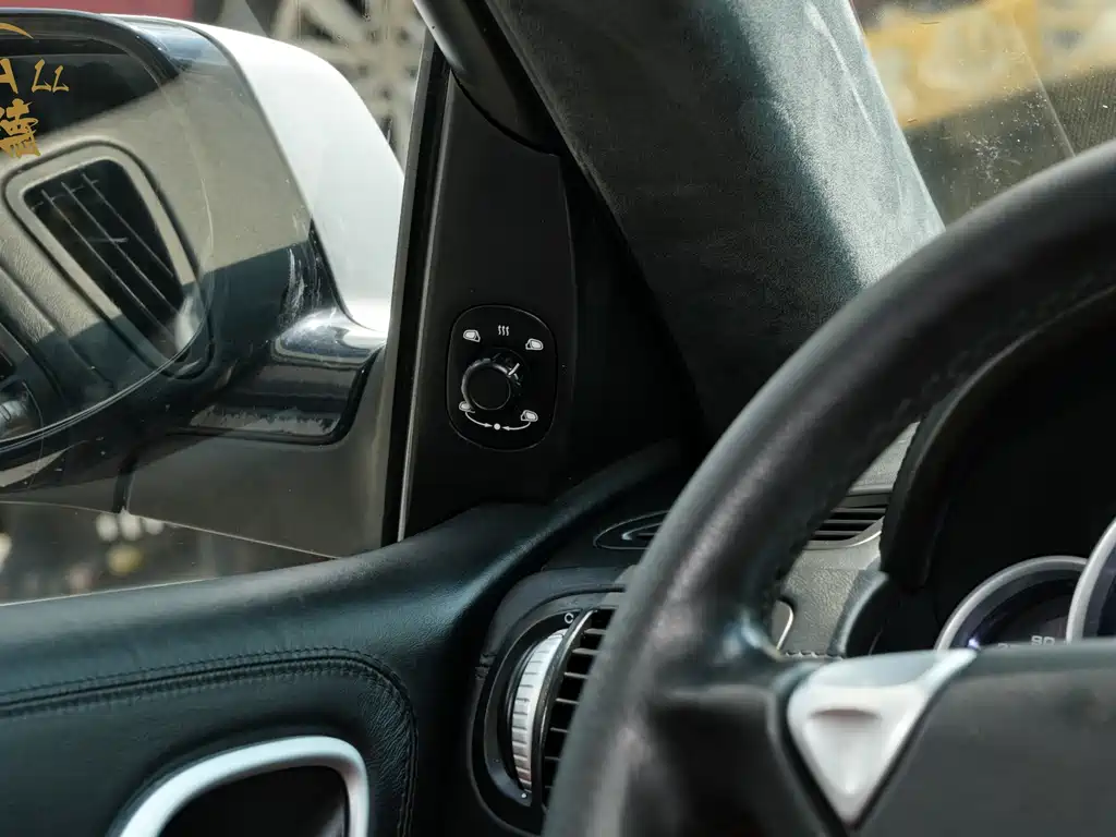 Porsche Cayenne — миниатюра 19