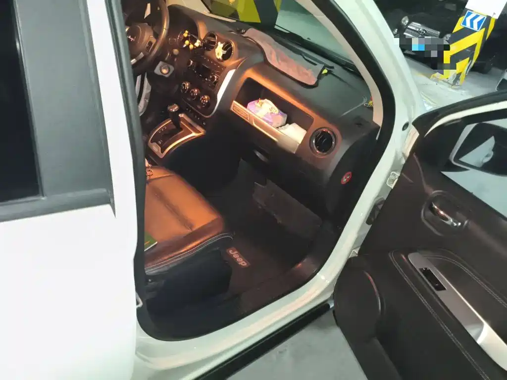 Jeep Compass (Import) — миниатюра 18