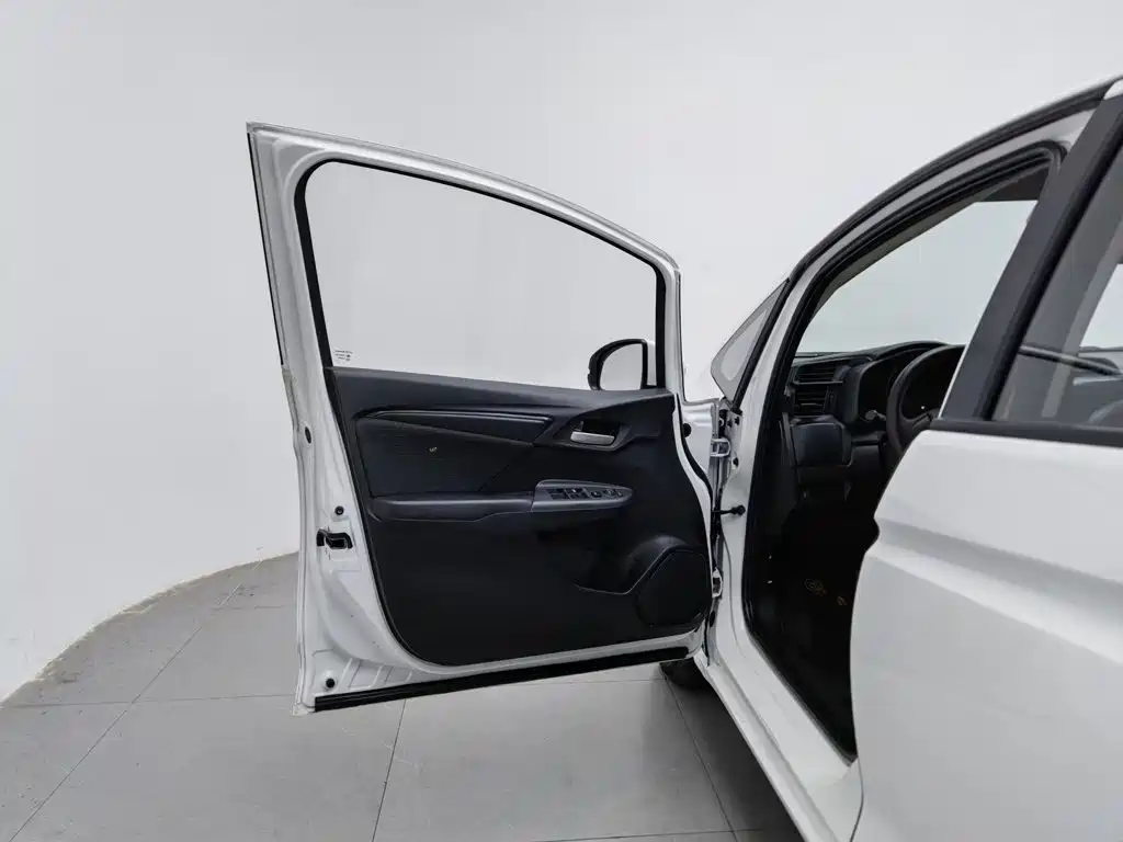 Honda Fit — миниатюра 8