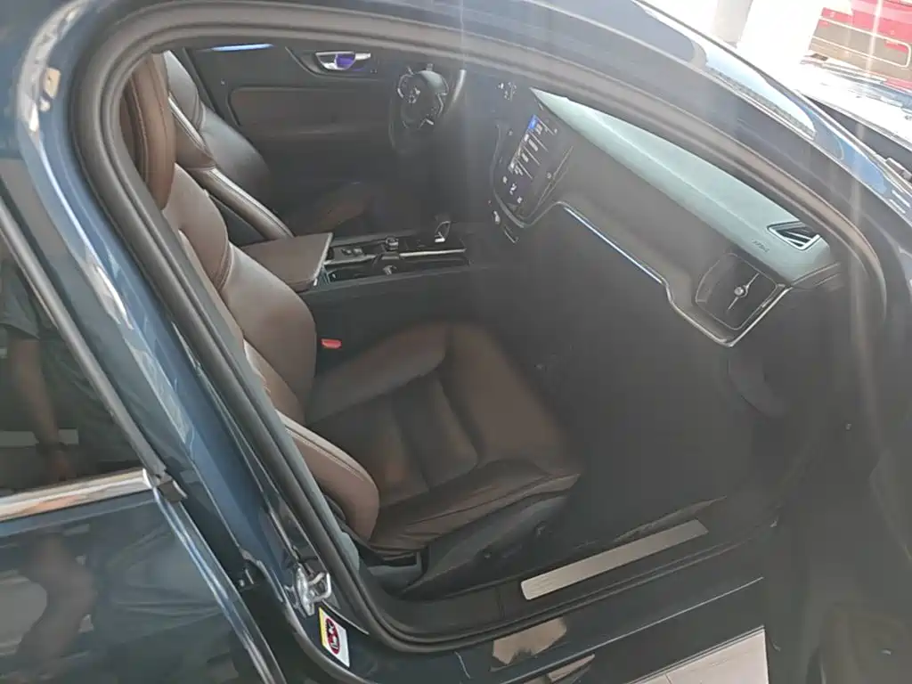 Volvo S60 — миниатюра 25
