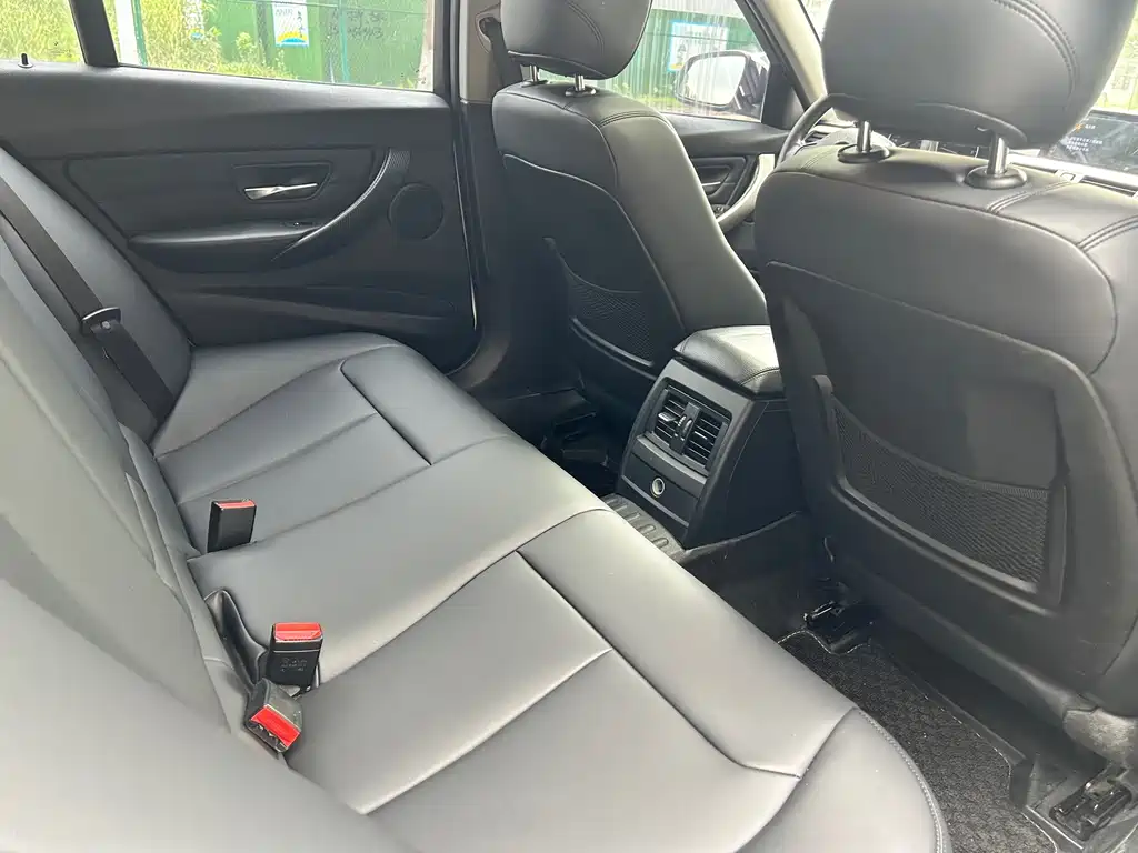BMW 3 Series — миниатюра 10