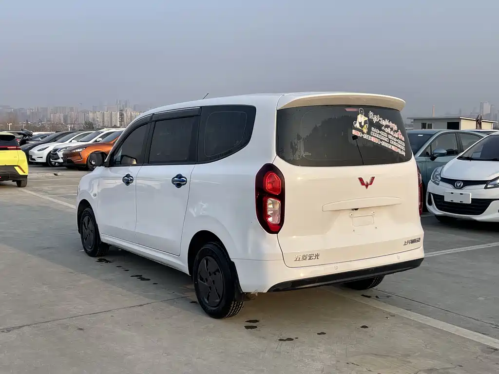 WULING WULING HONGGUANG NEW ENERGY