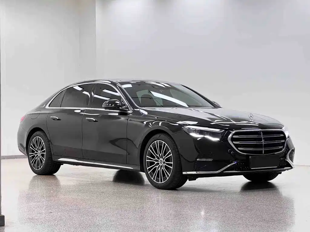 Mercedes-Benz E-Class — миниатюра 3