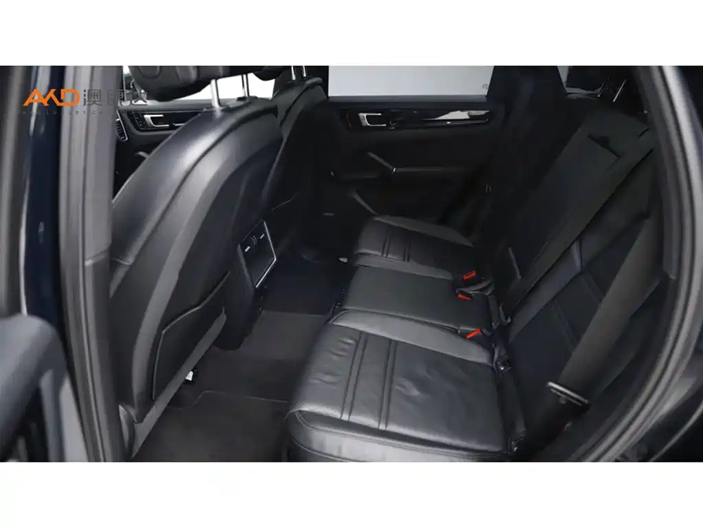 Porsche Cayenne — миниатюра 7