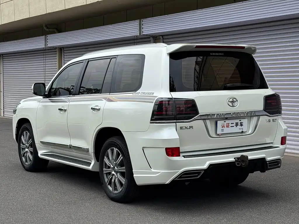Toyota Land Cruiser 2017 5.7L