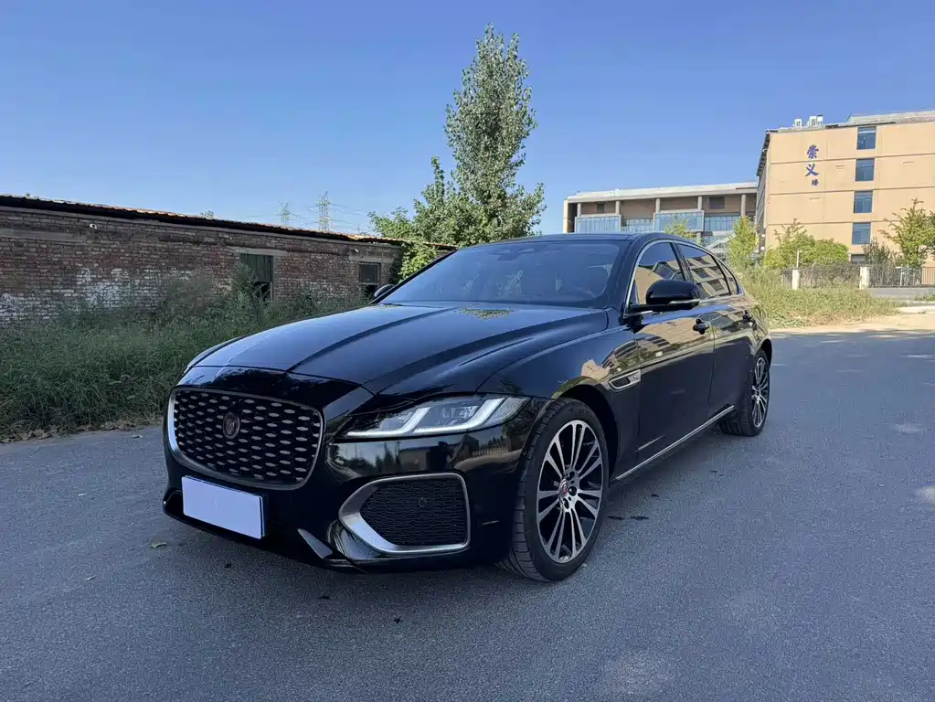 Jaguar XFL