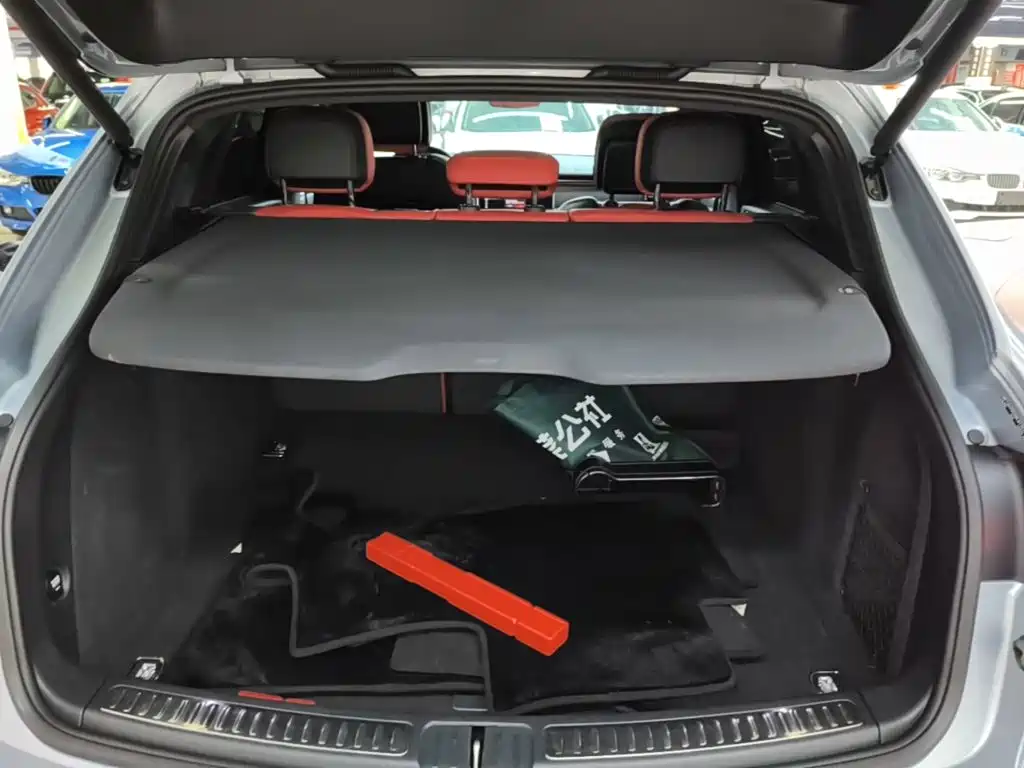 Porsche Macan — миниатюра 19