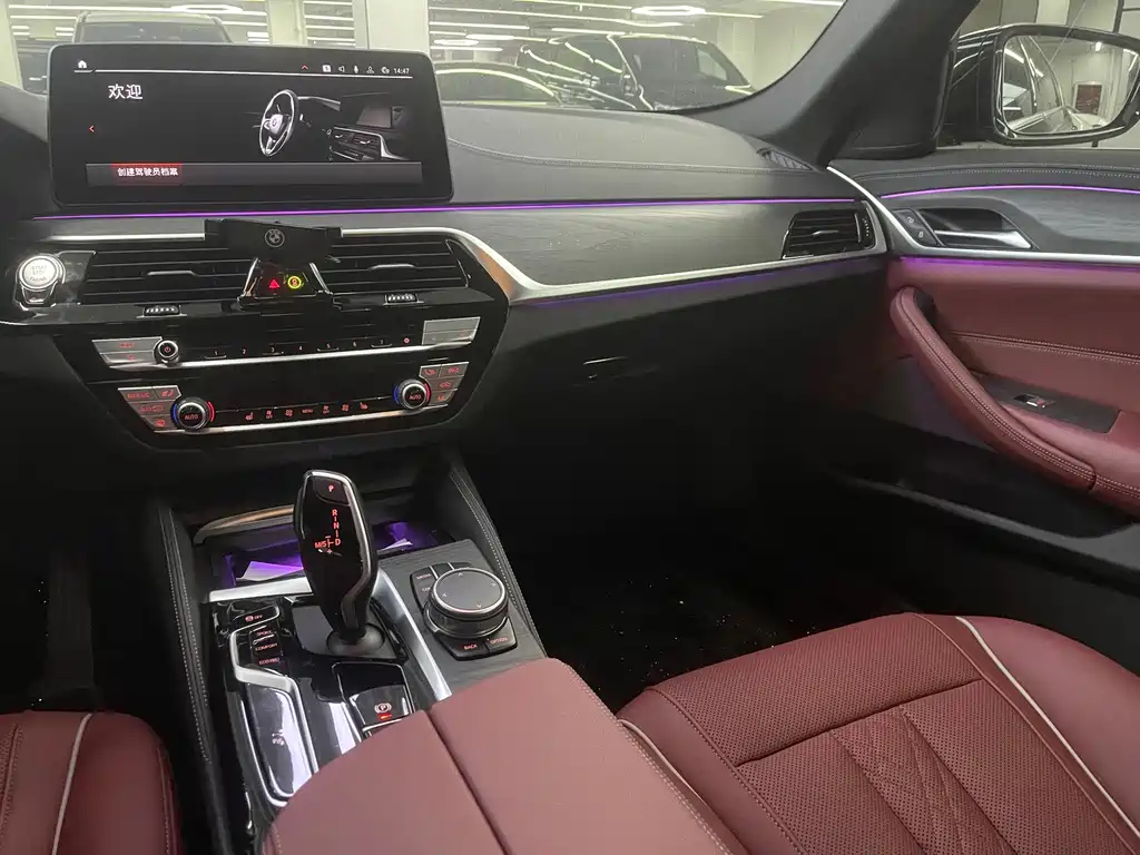 BMW 5 Series — миниатюра 6