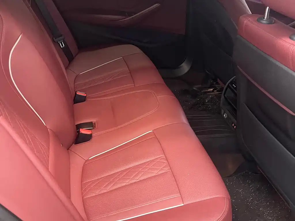 BMW 5 Series — миниатюра 11