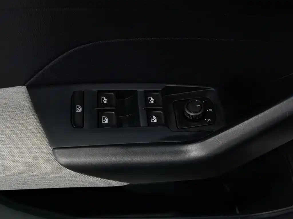 Volkswagen Tharu — миниатюра 9