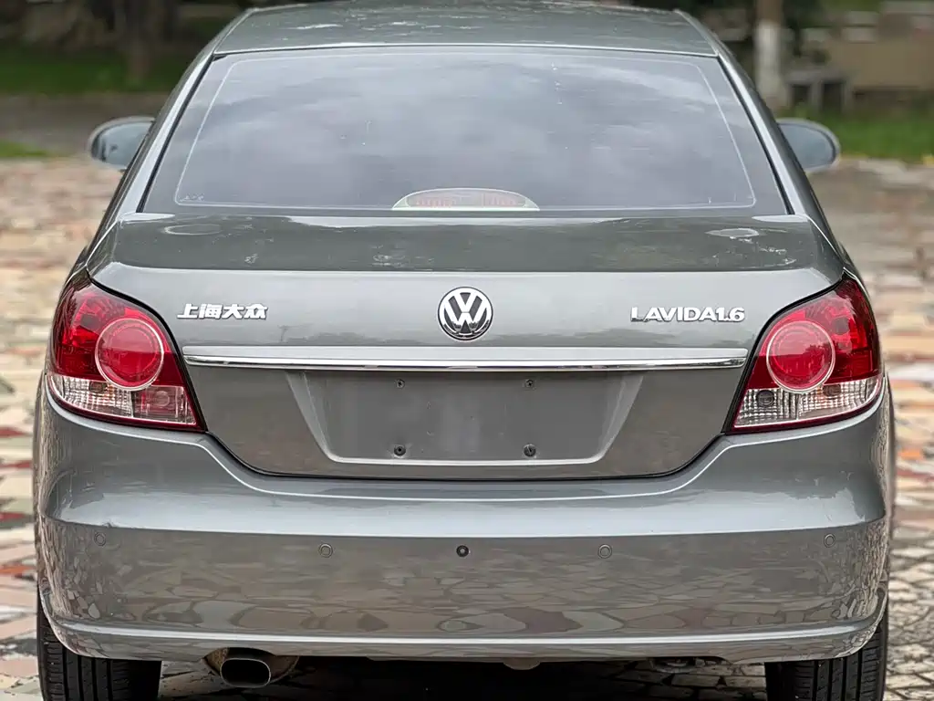 Volkswagen Lavida 2011 1.6L AT
