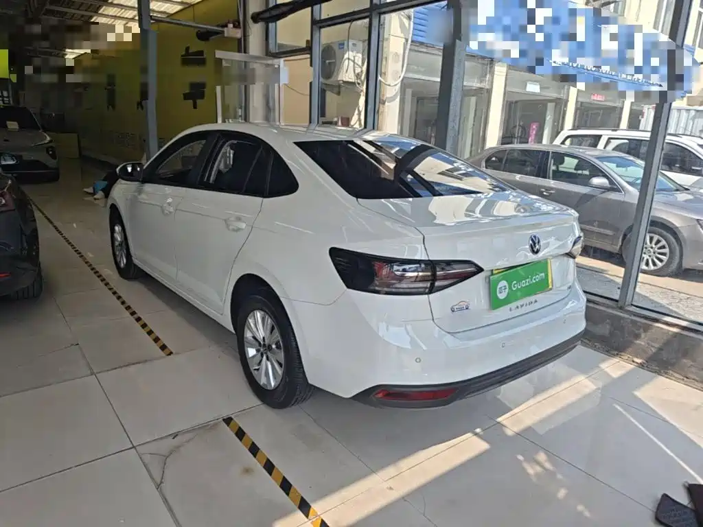 Volkswagen Lavida — миниатюра 5