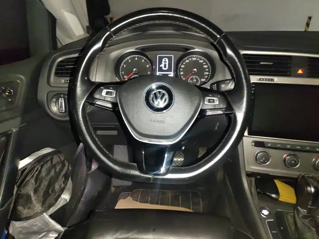 Volkswagen Golf — миниатюра 11