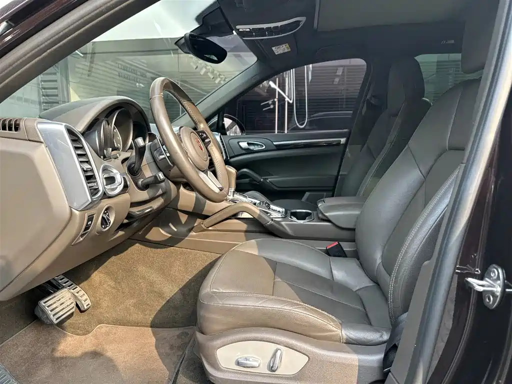 PORSCHE CAYENNE