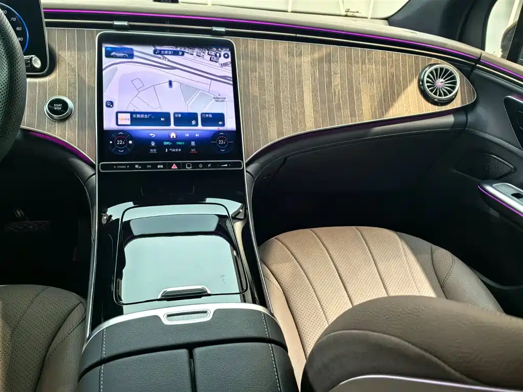 MERCEDES-BENZ EQE SUV