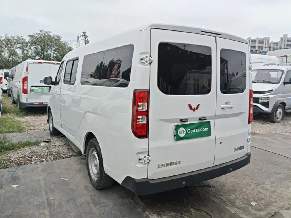 Wuling Yangguang — миниатюра 5