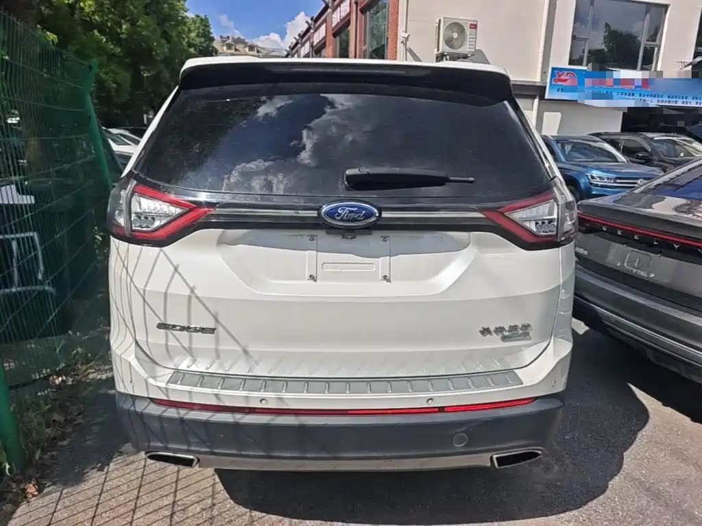 Ford Edge — миниатюра 6