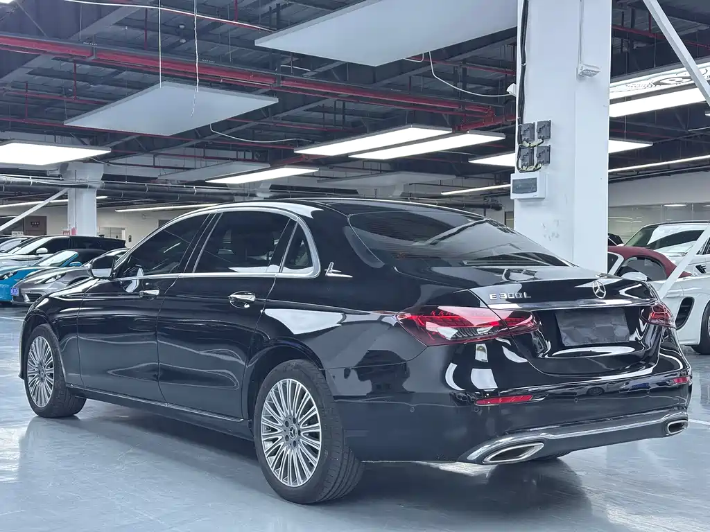 Mercedes-Benz E-Class — миниатюра 20