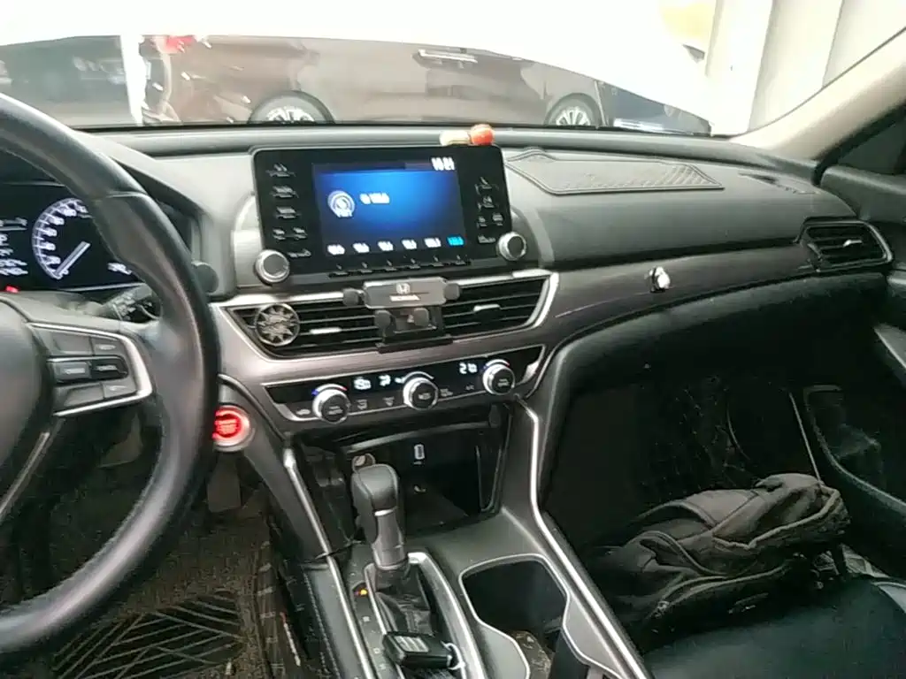 Honda Accord — миниатюра 13