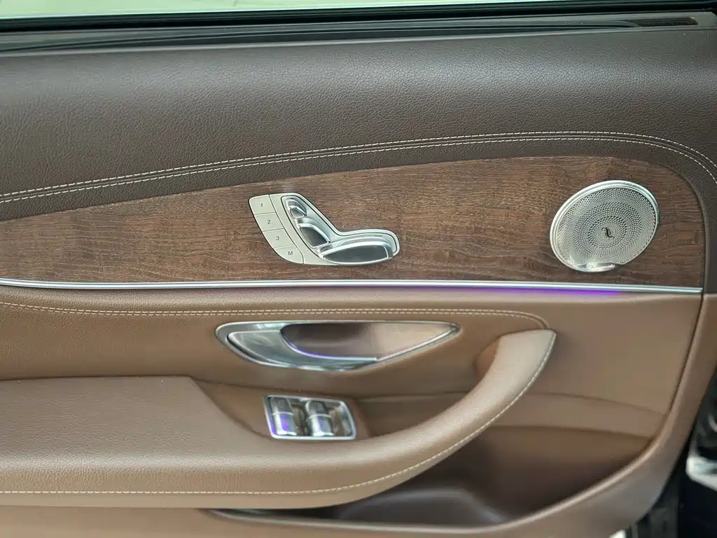 MERCEDES-BENZ E CLASS