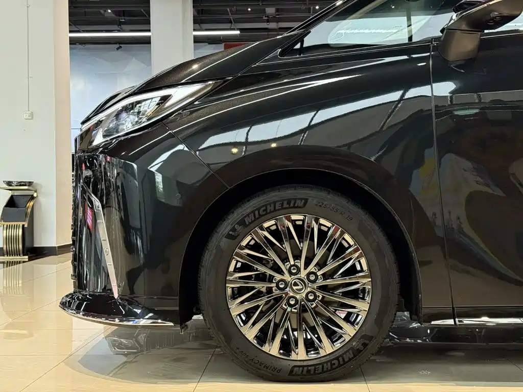 Lexus LM — миниатюра 4