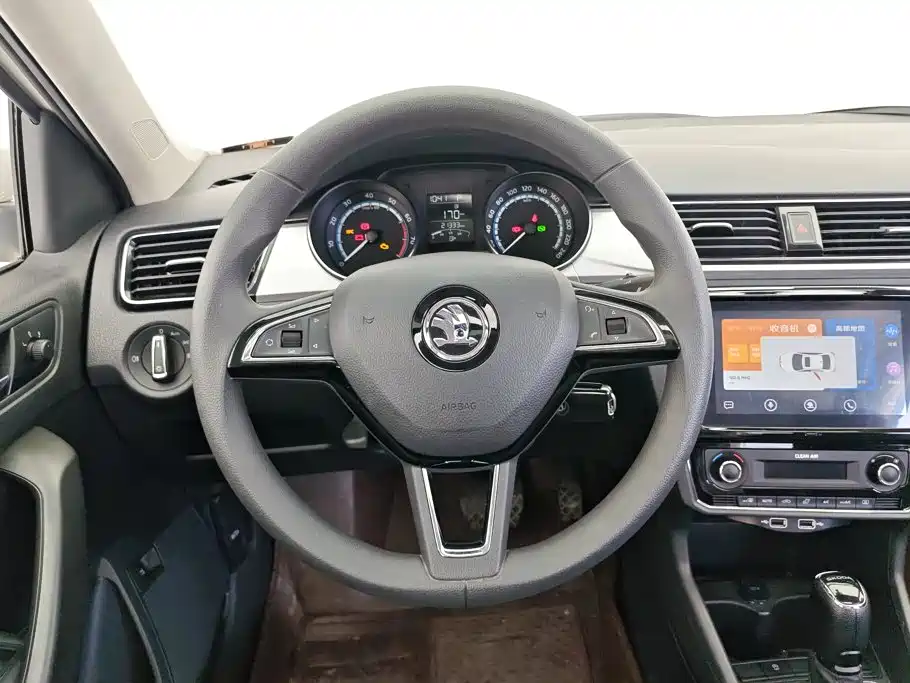 Skoda Rapid — миниатюра 15